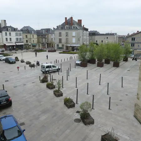 Grand Appartement Chaleureux Thouars Exterior foto